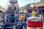 மடப்புரத்தில் நிரம்பி வழியும் உண்டியல், அதிகாரிகள் அலட்சியம்