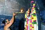 காளஹஸ்தி சிவன் கோயிலில் கண்ணப்பர் சன்னதியில் சிறப்பு பூஜை