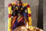 முத்துமாரியம்மன் கோவிலில் சனிபகவானுக்கு சிறப்பு பூஜை
