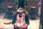 காஞ்சி சங்கர மடத்தில் 130வது ஜெயந்தி விழா : அதிஷ்டானத்தில் மஹா அபிஷேகம்