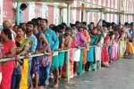 திருச்செந்துாரில் அலைமோதியது பக்தர்கள் கூட்டம்