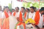 கண்ணம்பாளையத்தில் உலக நலன் வேண்டி கோமாதா பூஜை