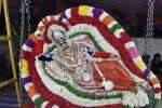 முத்துமாரியம்மன் கோயிலில் ஊஞ்சல் உற்சவம்