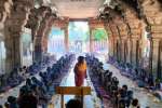 முக்தீஸ்வரர் கோயிலில் 1000கும் மேற்பட்ட மாணவிகள் திருவிளக்கேற்றி வழிபாடு