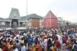 ஆடி பவுர்ணமி; திருவண்ணாமலை அருணாசலேஸ்வரர் கோவிலில் லட்சக்கணக்கான பக்தர்கள் கிரிவலம்