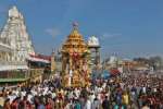 திருப்பதியில் தங்கத்தேரில் மலையப்ப சுவாமி உலா; லட்சக்கணக்கான பக்தர்கள் தரிசனம்