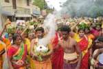 சீர்காழி சியாமளாதேவி அம்மன் கோயில் பங்குனி உற்சவம்; பக்தர்கள் நேர்த்திக்கடன்