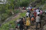 சதுரகிரியில் பிரதோஷம், பவுர்ணமி வழிபாடு; மழையை பொறுத்தே பக்தர்களுக்கு அனுமதி