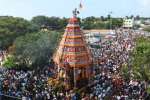 வீராம்பட்டினம் செங்கழுநீர் அம்மன் தேரோட்டம்; பல்லாயிரக்கணக்கான பக்தர்கள் வடம் பிடித்தனர்