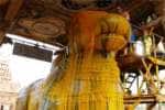 சனி பிரதோஷம்: தஞ்சாவூர் பெரியகோவிலில் நந்தியம் பெருமானுக்கு அபிஷேகம்