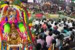 வரதராஜ பெருமாள் கோயிலில் கஜேந்திர மோட்சம்; வைகை ஆற்றில் கோலாகலம்