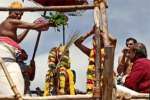 கொழையூர் வரதராஜ பெருமாள் கோயிலில் மகா சம்ப்ரோக்ஷணம்; பக்தர்கள் வழிபாடு