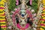 ஐயப்பனுக்கு பொன் ஆபரண அலங்காரம் செய்து சிறப்பு வழிபாடு
