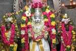 திருப்புத்தூர் திருத்தளிநாதர் கோயில்களில் சொக்கப்பனை ஏற்றி வழிபாடு