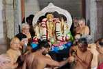 கோவை கோதண்டராமர் சுவாமி கோவிலில் சொர்க்கவாசல் திறப்பு