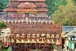 திருச்சூர் பூரம் திருவிழா கோலாகலம்; 30 யானைகள் அணிவகுத்து ‘குடை மாற்றம்’