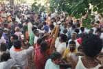 மகா சாத்தையனார் கோயில் விழா; வீடுகள் தோறும் காவடி ஊர்வலம்