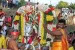 பச்சைப்பட்டு உடுத்தி குடகனாற்றில் இறங்கிய சுந்தரராஜ பெருமாள்