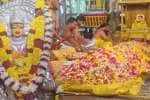 காலகாலேஸ்வரர் கோவிலில் குரு பெயர்ச்சியை முன்னிட்டு லட்சார்ச்சனை 