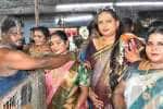 கூவாகம் கூத்தாண்டவர் கோவில் சித்திரை திருவிழா; திருநங்கைகள் தாலி கட்டி வழிபாடு