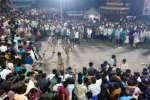 திருவையாறு ஐயாறப்பர் பொம்மை பூ போடும் விழாவில் போலீஸ் தடியடி 