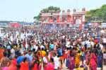 வைகாசி அமாவாசை : ராமேஸ்வரம் அக்னி தீர்த்த கடலில் குவிந்த பக்தர்கள்.. திதி கொடுத்து வழிபாடு
