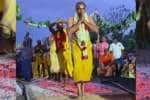 வீர ஆஞ்சநேயர் கோவிலில் தீமிதி விழா; பக்தர்கள் நேர்த்திக்கடன்