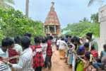 வானுார் முத்துமாரியம்மன் கோவிலில் தேரோட்டம் கோலாகலம்; பக்தர்கள் வடம் பிடித்தனர்
