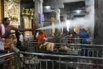 திருப்பூர் ஸ்ரீவிஸ்வேஸ்வரர் கோவிலில் சிவனடியார் உழவாரப்பணி