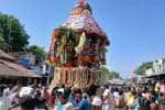நயினார்கோவில் நாகநாத சுவாமி கோயில் தேரோட்டம்