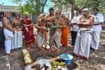 ஏகாம்பரநாதர் கோவில் தங்கதேர் நிறுத்தும் மண்டபம்; கட்டுமான பூமி பூஜை துவக்கம்