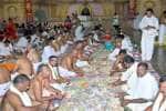 காணிப்பாக்கம் வரசித்தி விநாயகர் கோவிலில் உண்டியல் காணிக்கை கணக்கிடும் பணி