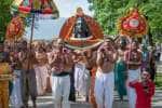 ஈஷாவில் குரு பவுர்ணமி விழா; தியானலிங்கத்திற்கு அபிஷேகம் செய்த கிராம மக்கள்