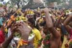 திருவாடானை முத்துமாரியம்மன் கோயிலில் பால்குடம் ஊர்வலம்