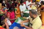 மடப்புரம் கோயிலில் பக்தர்களுக்கு இடையூறாக லட்டு, நெய்விளக்கு விற்பனை