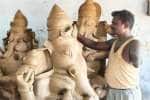 ஒற்றை கையுடன் தன்னம்பிக்கை; தும்பிக்கையான் சிலைகளை வடிவமைக்கும் மாற்று திறனாளி