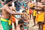 வடமதுரை கோயில் விழாவில் தலையில் தேங்காய் உடைத்து சாட்டையடி பெற்ற பக்தர்கள்