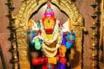 அமாவாசை பூஜை; மகாலட்சுமி சொரூபமாக காட்சியளித்த வாராகி அம்மன்