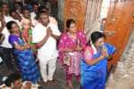 மருதமலையில் தமிழிசை சவுந்தரராஜன் குடும்பத்துடன் சுவாமி தரிசனம்
