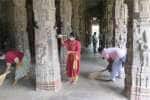 காஞ்சிபுரம் வரதராஜ பெருமாள் கோவிலில் துாய்மை பணி