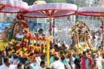 திருப்பதி பிரம்மோற்சவம்: ஆண்டாள் மாலை சூடி மோகினி அலங்காரத்தில் பெருமாள் பவனி