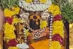 முத்துமாரியம்மன் கோவிலில் மூலவருக்கு சிறப்பு அபிஷேகம்