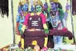 காசி விஸ்வநாதர் கோவிலில் 36,000 ருத்ராட்சையில் சிவலிங்கத்துக்கு பூஜை