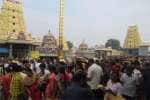 கச்சபேஸ்வரர் கோவிலில் கடை ஞாயிறு விழா வரிசையில் காத்திருந்து மாவிளக்கு எடுத்த பக்தர்கள்